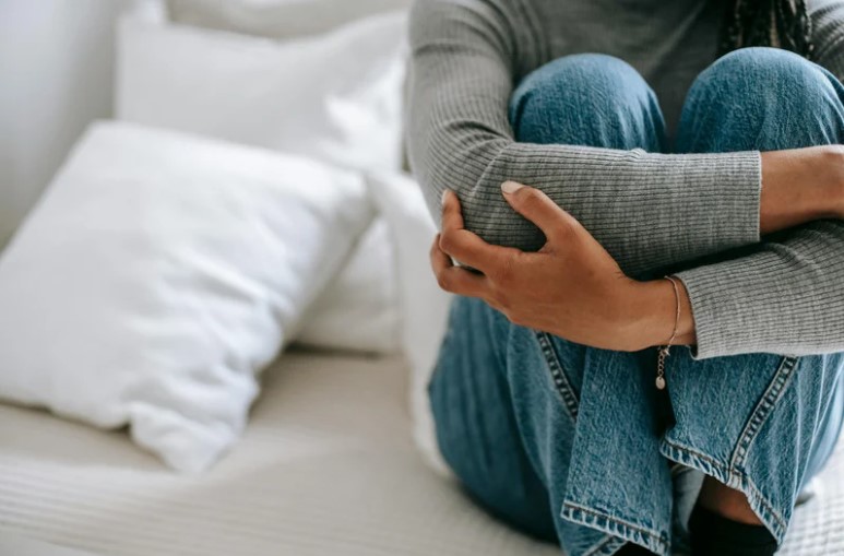 民法的な影響（違法性と慰謝料請求）